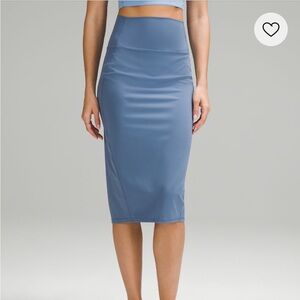 Lululemon Nulu Slim-fit HR skirt